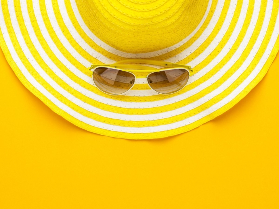 sunglasses-and-striped-retro-hat-PGEBDPR@2x